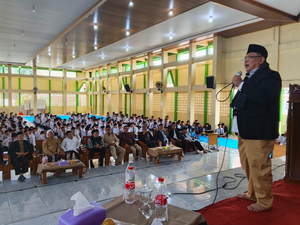 Isra’ Mi’raj dan Awal Semester, Al-Madinah Teguhkan Pendidikan Pesantren Terpadu