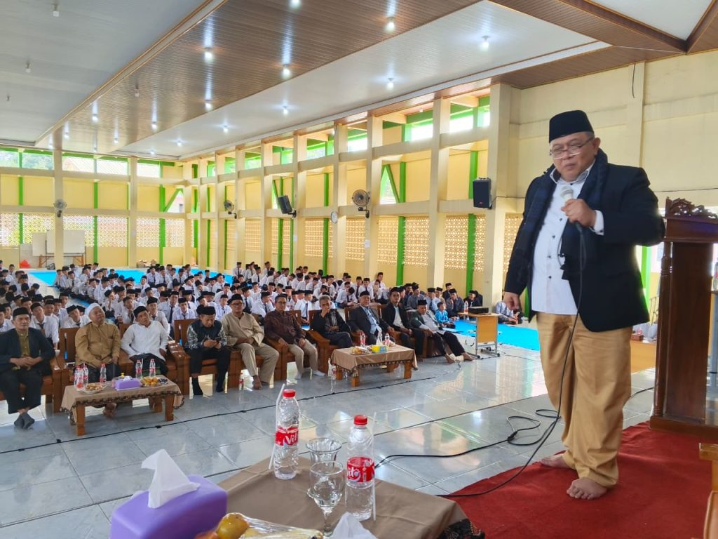 Al-Madinah: Pesantren yang Mendidik Santri Tak Takut Hidup