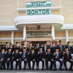 Obrolan Alumni ISID di Serambi Masjid Jami UNIDA Gontor