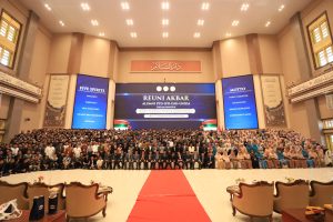 Obrolan Alumni ISID di Serambi Masjid Jami UNIDA Gontor